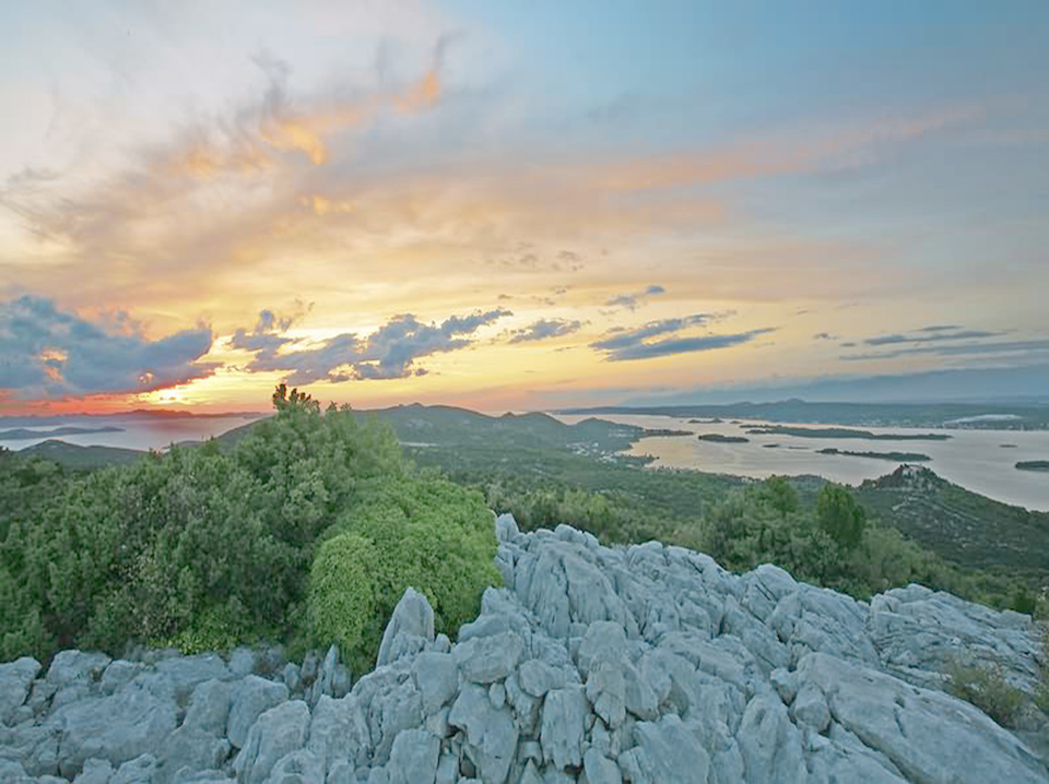 Kraj, island of Pasman